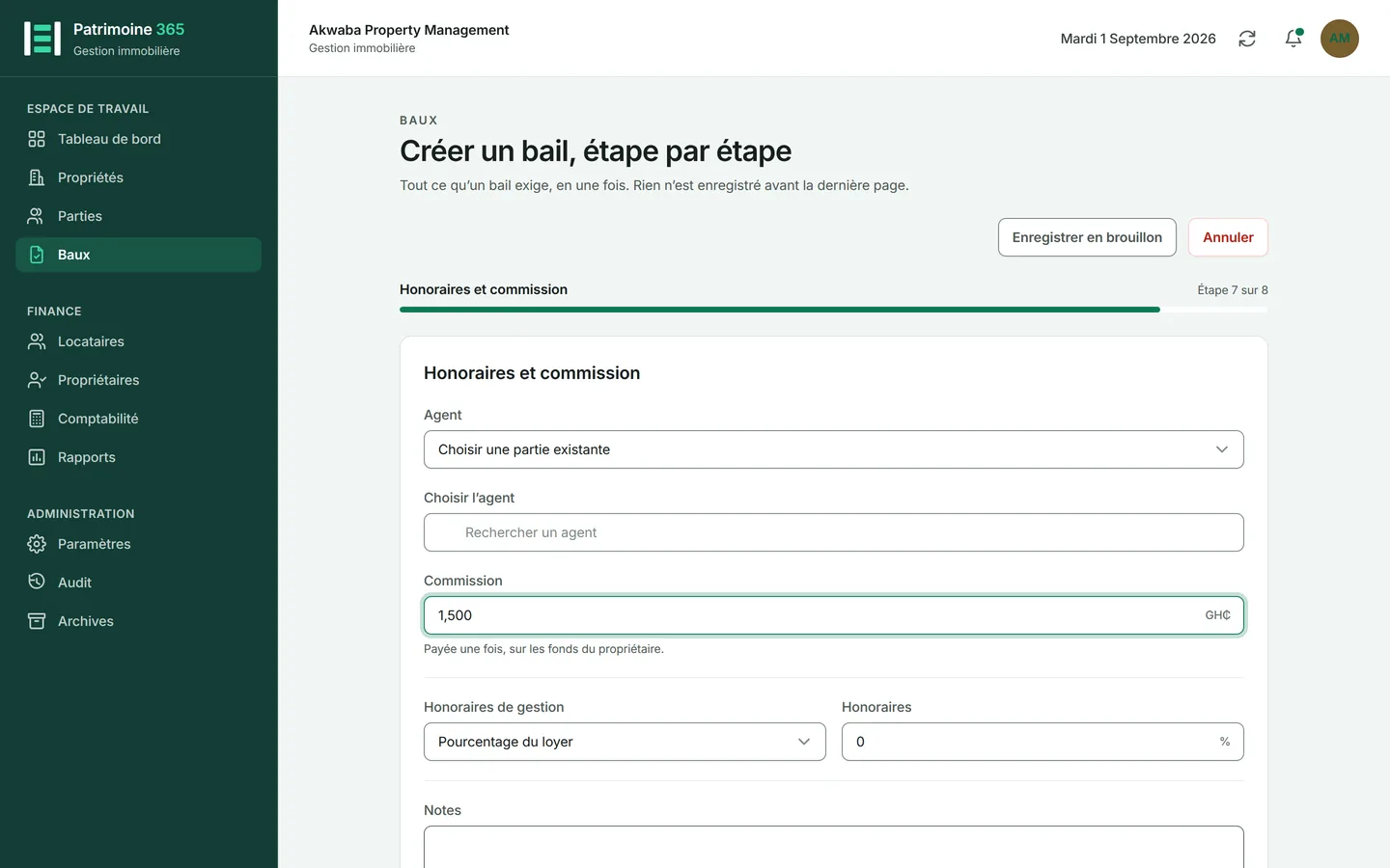 Honoraires et commission. Choisissez l'agent, si la location en a un, et indiquez ce qui lui est dû ; le champ de commission apparaît dès qu'un agent est choisi, juste sous son nom. Indiquez ensuite vos honoraires de gestion et toute note sur la location.